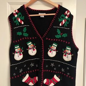 Vintage Christmas sweater vest. Size large. Very good condition.